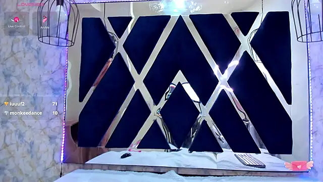  alaia collway  online show from December 3, 2024, 6:28 pm