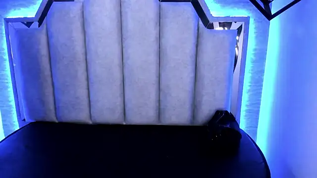  alaia collway  online show from March 19, 2025, 12:12 pm