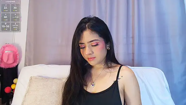 adara johnson   online show from December 3, 2025, 11:52 am