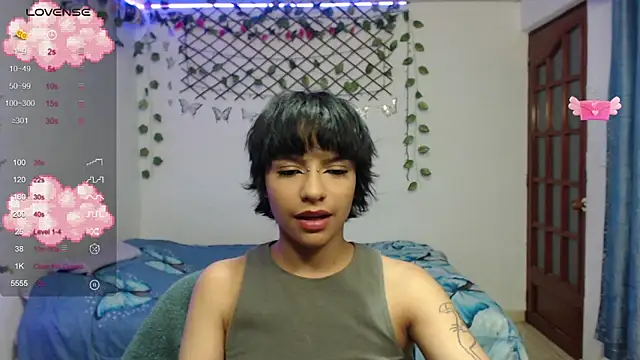 Snapshot of kathina_t chatting on October 4, 2025, 11:14 pm kathina t online show from October 4, 2025, 11:14 pm