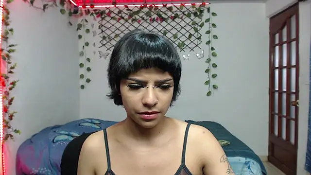 Snapshot of kathina_t chatting on October 8, 2025, 8:50 pm kathina t online show from October 8, 2025, 8:50 pm