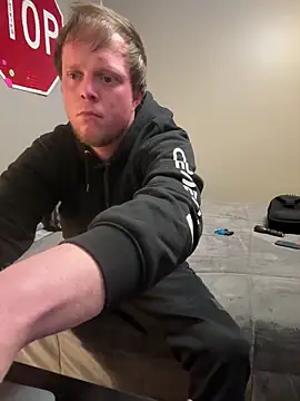 Snapshot of BigJohnson06 chatting on April 3, 2026, 5:22 pm BigJohnson06 online show from April 3, 2026, 5:22 pm