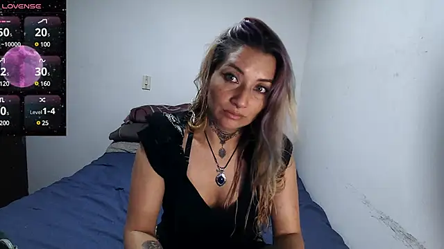 Snapshot of FENIX_LUXURY chatting on February 5, 2025, 4:47 pm FENIX LUXURY online show from February 5, 2025, 4:47 pm