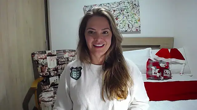 ParisW online show from December 10, 2024, 2:27 am