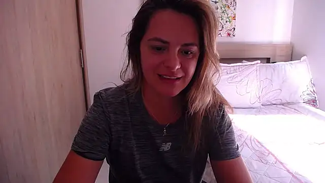 ParisW online show from January 22, 2025, 3:51 pm