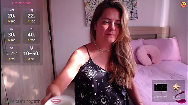 ParisW online show from September 11, 2025, 12:38 pm