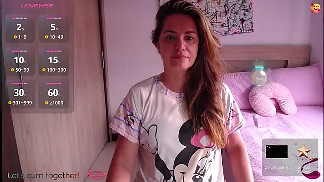 ParisW online show from September 17, 2025, 12:40 pm