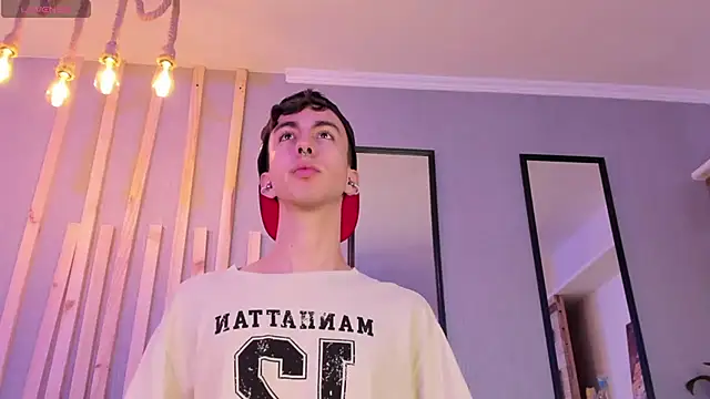 Snapshot of BrahmBelial_ chatting on March 5, 2025, 3:40 am BrahmBelial  online show from March 5, 2025, 3:40 am