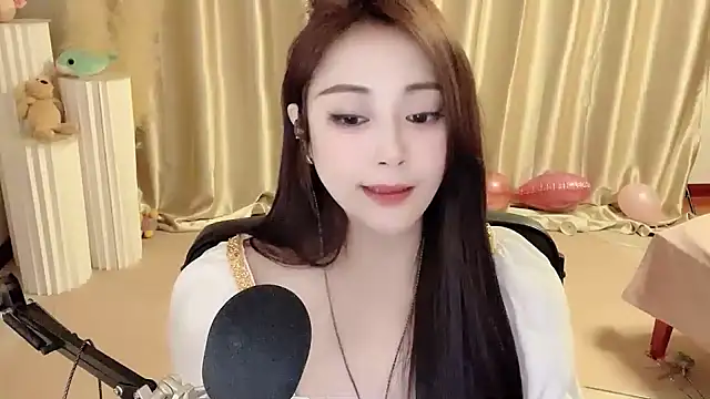 Daisy-77 online show from February 8, 2025, 9:04 pm