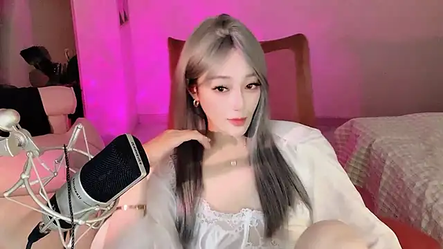 Daisy-77 online show from October 20, 2025, 1:44 pm