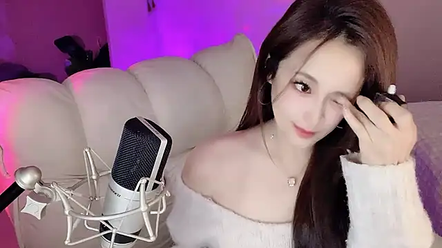 Daisy-77 online show from November 11, 2025, 4:07 pm