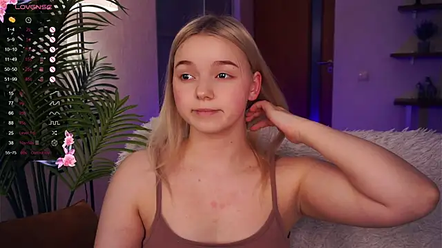 ZaraCreedon online show from January 14, 2025, 10:55 pm