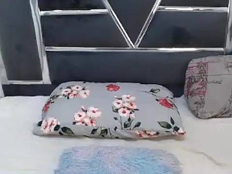 roseendoo1 online show from September 15, 2025, 2:44 am