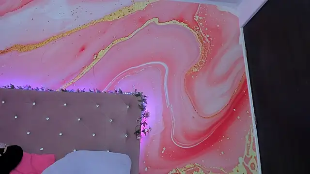 Daisy  rose online show from February 15, 2025, 2:11 pm