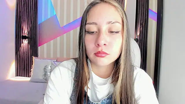 emily layton online show from October 22, 2025, 2:39 pm