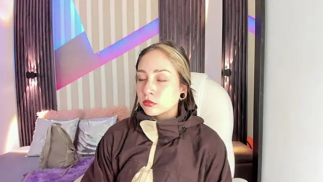 emily layton online show from October 25, 2025, 3:40 pm