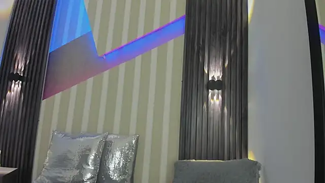 Snapshot of emily_layton chatting on February 3, 2026, 9:47 am emily layton online show from February 3, 2026, 9:47 am