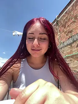 Snapshot of emily_layton chatting on February 9, 2026, 4:22 pm emily layton online show from February 9, 2026, 4:22 pm