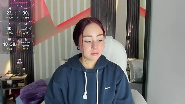 Snapshot of emily_layton chatting on February 18, 2026, 12:17 am emily layton online show from February 18, 2026, 12:17 am