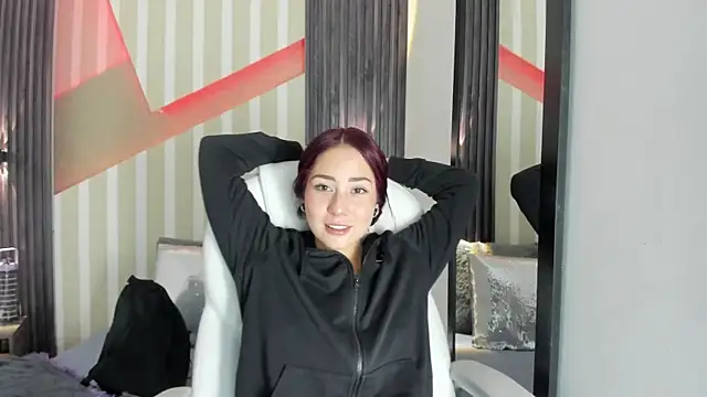 Snapshot of emily_layton chatting on February 24, 2026, 12:19 am emily layton online show from February 24, 2026, 12:19 am