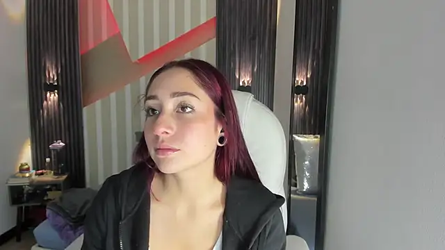 Snapshot of emily_layton chatting on March 2, 2026, 12:24 am emily layton online show from March 2, 2026, 12:24 am