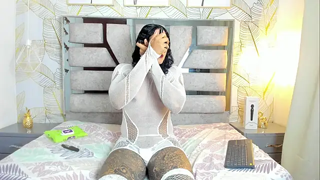 Alison Chan  online show from May 28, 2026, 10:18 pm
