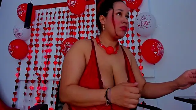 Snapshot of alondrabigtits chatting on February 13, 2025, 12:54 pm alondrabigtits online show from February 13, 2025, 12:54 pm
