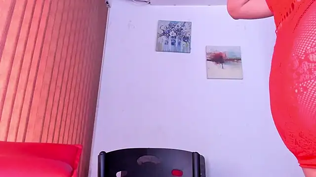 alondrabigtits online show from April 15, 2026, 12:01 pm