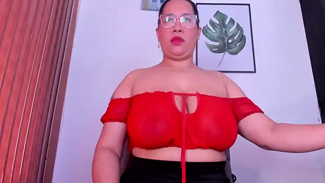 Snapshot of alondrabigtits chatting on April 28, 2026, 11:37 am alondrabigtits online show from April 28, 2026, 11:37 am