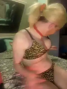 Doggyray44 online show from April 17, 2026, 4:04 am