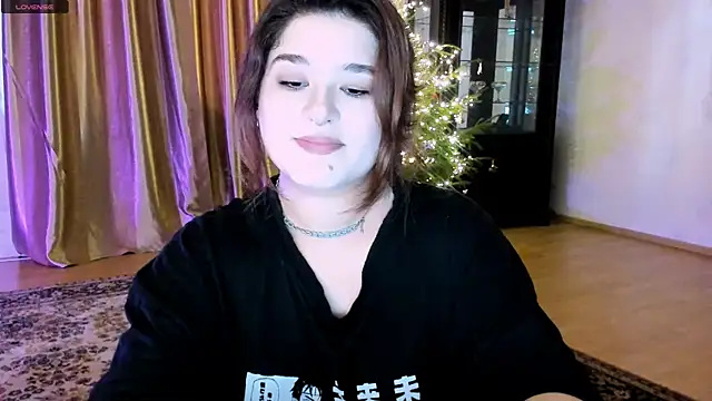 Snapshot of July_Slowdive chatting on January 14, 2025, 11:42 am July Slowdive online show from January 14, 2025, 11:42 am