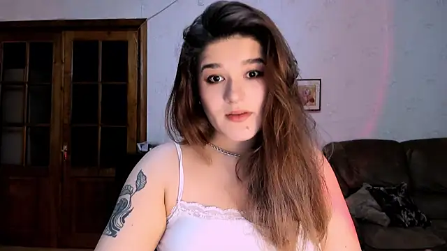 Snapshot of July_Slowdive chatting on March 3, 2025, 1:20 pm July Slowdive online show from March 3, 2025, 1:20 pm