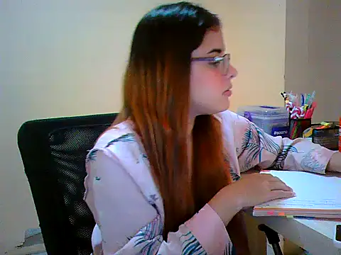 maliamiller online show from October 29, 2025, 2:03 am