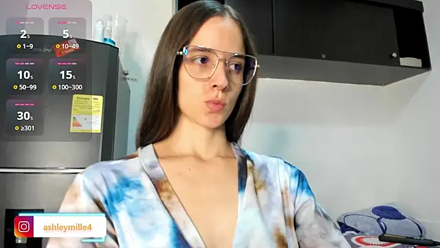  ashleymiller online show from November 28, 2025, 7:05 pm