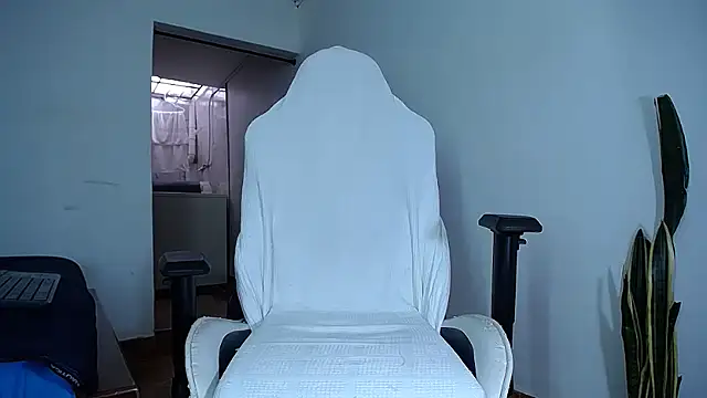 diamond black00 online show from November 22, 2025, 8:30 pm