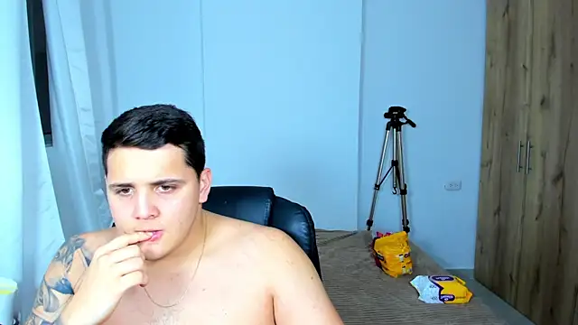 jhonstark09 online show from January 15, 2025, 8:05 pm