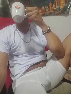 latinmartin73 online show from December 20, 2025, 3:08 pm