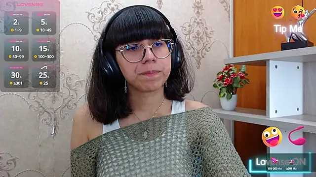 Snapshot of Nataly_Cloud chatting on December 17, 2024, 1:05 pm Nataly Cloud online show from December 17, 2024, 1:05 pm