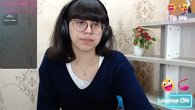 Snapshot of Nataly_Cloud chatting on December 21, 2024, 12:49 pm Nataly Cloud online show from December 21, 2024, 12:49 pm