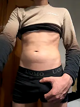 jovenestraviesos online show from October 24, 2025, 5:31 pm