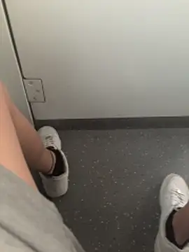 jovenestraviesos online show from February 13, 2026, 7:10 pm