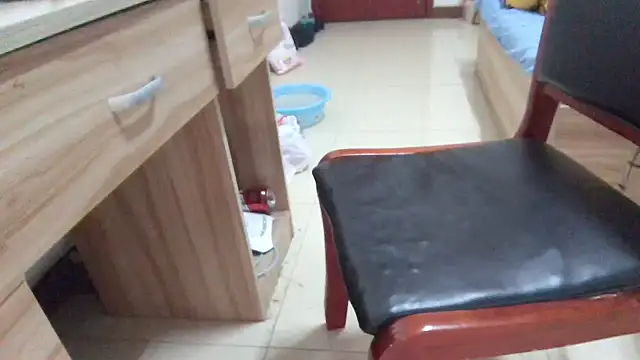 huzi518 online show from February 7, 2026, 4:16 am