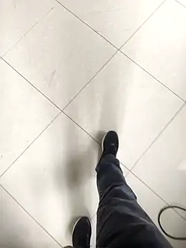 huzi518 online show from April 7, 2026, 8:04 am