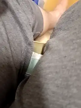 huzi518 online show from April 21, 2026, 12:22 pm