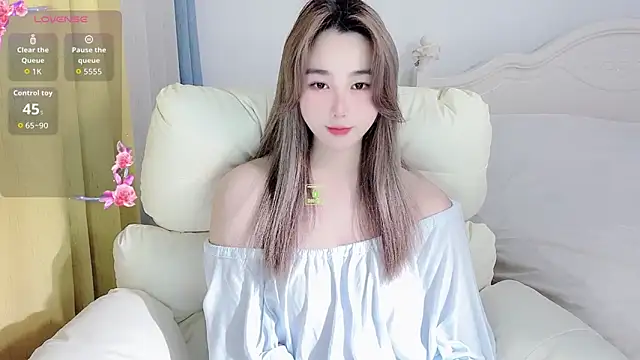 Caitlyn   online show from April 8, 2026, 1:44 pm