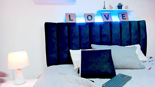 Mia brunette26 online show from December 17, 2024, 8:34 am