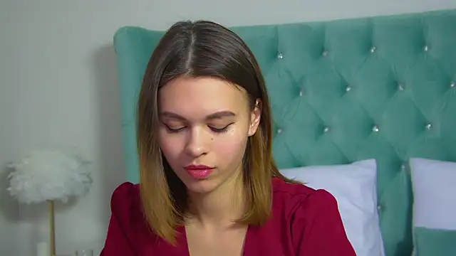 PollyLanders online show from March 13, 2025, 10:26 am