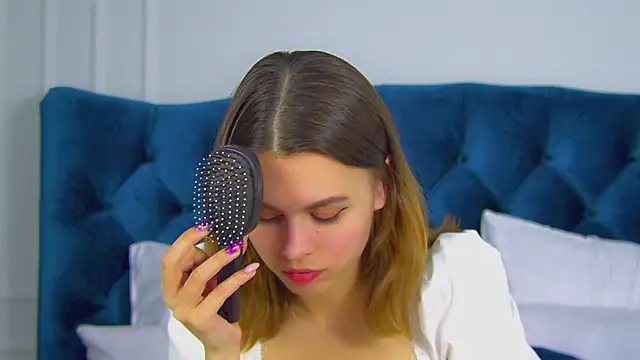 PollyLanders online show from March 23, 2025, 4:27 am