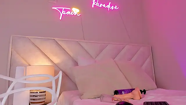 Snapshot of dani_skinny_ chatting on February 13, 2025, 9:49 pm dani skinny online show from February 13, 2025, 9:49 pm