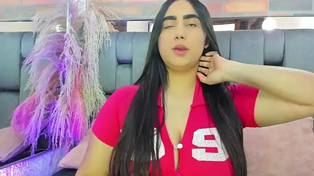 JESSYCORTES online show from May 27, 2026, 1:57 am